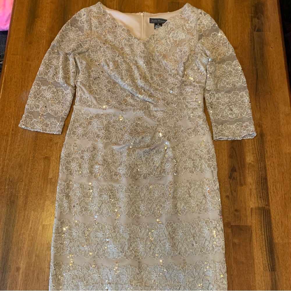 Jessica Howard Dress 10 Cream Lace and sequins 3/4 lace Sleeves Lined